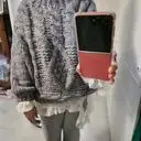 라방보면서 너무 예뻐 얼른 주문했어여. 티와 같이입으려