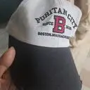 이번겨울엔 화이트가 끌려 모자도 화이트로 샀는데 예전에