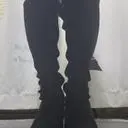 롱부츠불편해서 잘 못 신었었는데 줄로그꺼는 종아리까지 