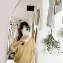 부드러운 헤어감이 빛에 따라 은은하게 표현되어
고급스러