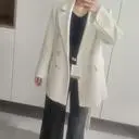 오버핏이에요
기장감도 살짝긴편임
재질이 보드랍고 두껍지