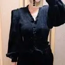 허리 라인이 예쁘고 팔  라인도 사랑스러워요 한벌로 입