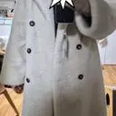 받자마자 입어봤는데 털이 넘 빠져서 건조기 돌리고 입으