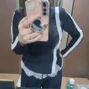 니트도 쫀쫀하니 날씬해보이고
세로줄 라인이라 멋스럽네요