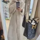 편하게 입을수 있는 퍼코트입니다.
가격대비 좋은 상품같