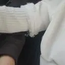 레이스가 이뻐보여 세일때 구매햇어요.
길이감 길어 좋구