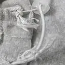 바지밑단 스트링끈을 조이면 묶은연결부위가 두곳으로 밖으