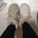 신발이 너무 귀엽고 이쁘네요 발도 따뜻하고 푹신하니 겨