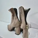 강원도는 추워서 앞 발가락에 굽이 있으면 좋겠어요...