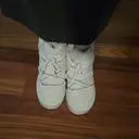 라이브 보자마자 주문하고, 지금까지 만족하며 신는 중.