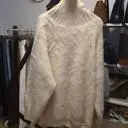 음... 니트 털 느낌이 ... 독특하네요. 사진보다 