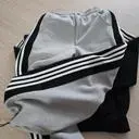 하체가 있는편인데도 프리사이즈 좋아요 라지했음 통이 너