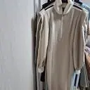 디자인도 예쁘고  베이지라 얼굴도 환해보이교 배색이 넘