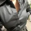 텐션이 있어서 더 좋고 과하지 않는 광택이 나서 더 고