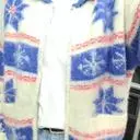 니트류는 관리를 못해서 거의 안 사는 편인데 입으면 얼