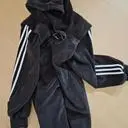 실물은 더 이쁘고 따뜻해요~!재질이 좋아요~블랙이라 무