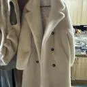 퍼가 부들부들 하구 따뜻하네여
이쁩니다  눈밭에 뒹굴어