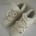 딸아이 신었는데 너무 귀엽습니다.
검정하나 더 주문해서