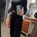 원단이부드럽고 따뜻하고 두껍지않고  날씬해보여요
깐끔하