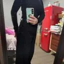 원단이부드럽고 따뜻하고 두껍지않고  날씬해보여요
깐끔하