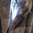 일단 무게감 가벼운편이고 옷자체가 유연해서 편하고 카라