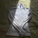 원래 목티를 갑갑해서 못입는 편이라 고민 조금 했는데요