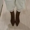 색상이 너무 예뻐요^^ 스웨이드라 부드러워서 발이 편안