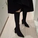 스웨이드라 발이 걸림없이 편안해요 ~  살짝 흘러내림이