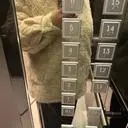 옷자체가 엄청가벼워요 퍼가 들어가있으면 무겁단편견을 아