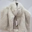 코트에 착용 할려고 구입했어요 목도리 하는것보다 세련되