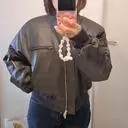 안감이 두툼해서 한겨울에도 따뜻할것 같아요
디자인도 트