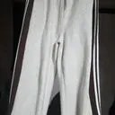 두툼하니 넘 편하고 이뻐요~~  조거로도 입을수 있어 