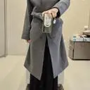 소재며 컬러며 마감이며 매우 고급스럽습니다. 루즈핏으로