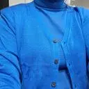 세트로 구입해서 입어요  어깨에 패드가 있어 더 포인트