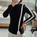 두껍지않고 멋스러운옷입니다. 사선포인트가 세련되고 피부