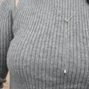 유니크한 무드가 돋보이는 트임 하이넥 골지 니트 폴라 