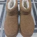 폭신폭신 따듯하네요
겨울 부츠여서 양말 신으면 
정사이