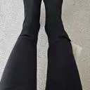 도톰하고 탄탄하면서도 편해요.
하이웨스트라 배도 잡아주