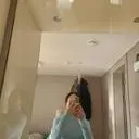 화면보다 조금 연하더라구요
소재가 맘에 들어요
얼굴도 