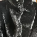 귀여운 퍼자켓이에요
청바지에도 스커트에도 다 잘 어울려