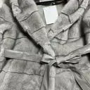 77입는 저에겐 프리라서 그런지 넉넉하지는 않아요~ 
