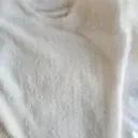 이티 예뻐요.팔뚝을 얅아보이게 잘만든 디자인이에요.
반