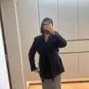 핏이 맘에 들어서 구매했어요~
소재는 좋은 편은 아니지