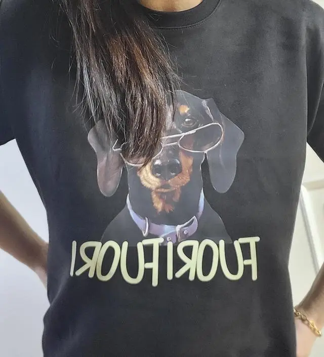 그냥 이뻐서 구매했는데 소재가 독특하고 코트안에 입으니 너무 좋아여~