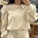 두툼해서 조끼 입을 때 가장 따뜻하고 좋네요. 어깨부분