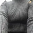 지금 잘 입고 다녀요.
포근햐고 투터워서 따틋해요 목 