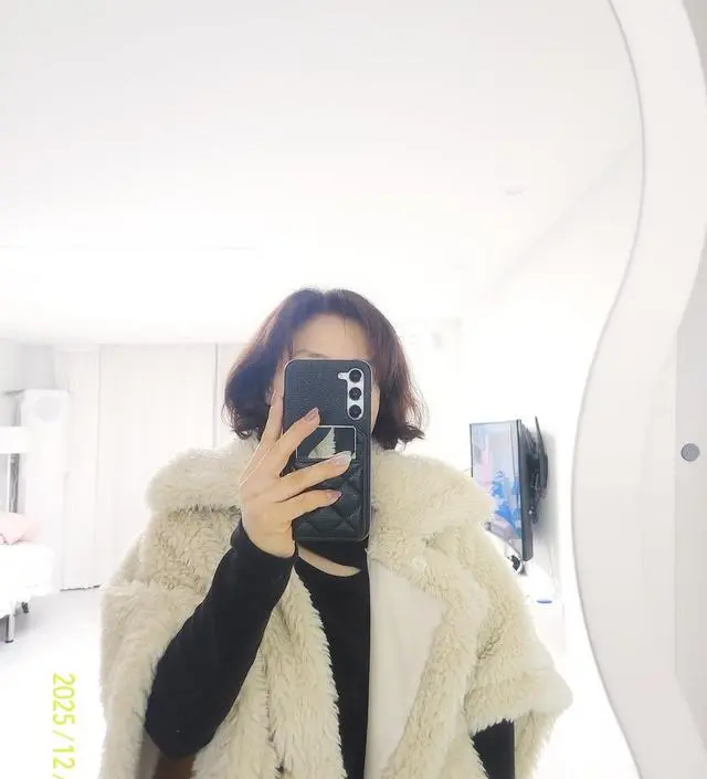 후드 원피스에 입기에 편하고 좋은거같아요
