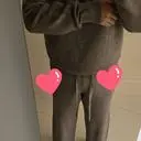 이쁘네요 니트재질이 두껍고 좋아요 힘있는원단이고 일단 