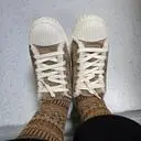 신발은 첨 사봤는데 너무 편해요~ 
따숩고 모양도 예쁘