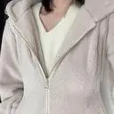 정말 몸이 커보이고  옷이 도톰 합니다 ㅎㅎㅎ 저는 미